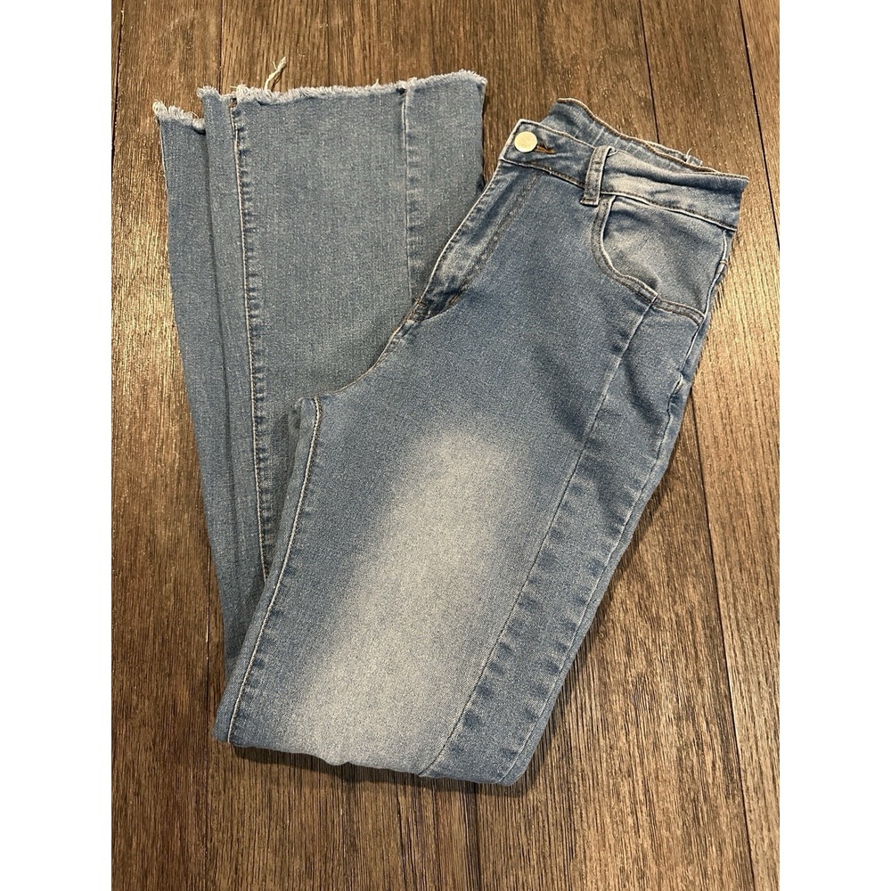 Womens Flare High Rise Light Stretch‎ Distressed Fray Hem jeans Sz medium